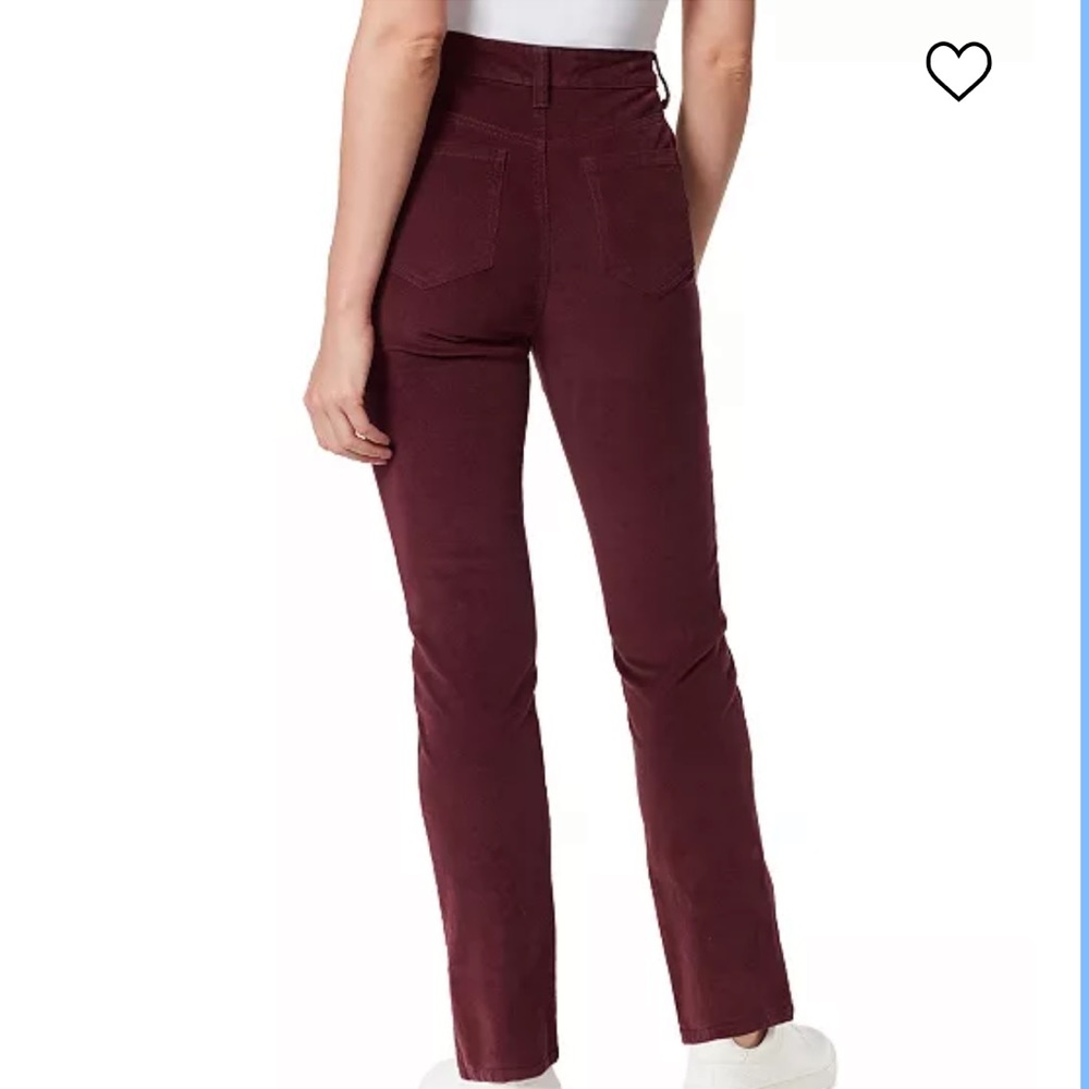 Gloria Vanderbillt Womens high rise Corduroy pants - New and never worn